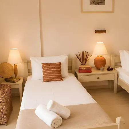 Bright 2br Kitchenette Pool 3 بيت ضيافة 3*