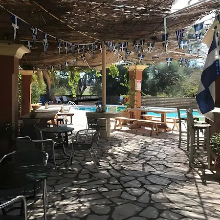 Bright 2br Kitchenette Pool 3 بيت ضيافة